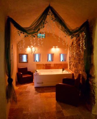 Albertville Hotel | Les Secrets du Fort - Love Room unique