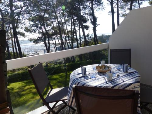 La Trinite-sur-Mer Apartment | LES TERRASSES - Duplex vue sur le port - TPO120