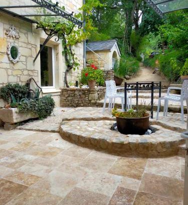 Gennes-Val-de-Loire Bed & Breakfast | Les troglos de Cumeray