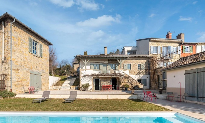 Saint-Didier-au-Mont-d'Or Villa | Les Voutes - Beautiful property with swimming pool