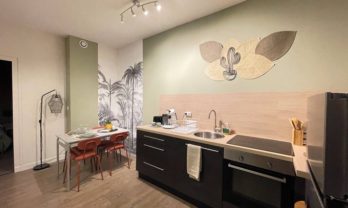 Dijon Apartment | Les Vignes - Cosy, View over Dijon