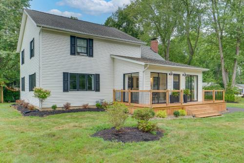 Madison - Lakeland House | Less Than 1 Mi to Lake Erie Home with Hot Tub and Game Room!