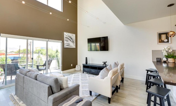 Old Southwest House | Less Than 2 Mi to Dtwn Reno Gem with Rooftop Patio!
