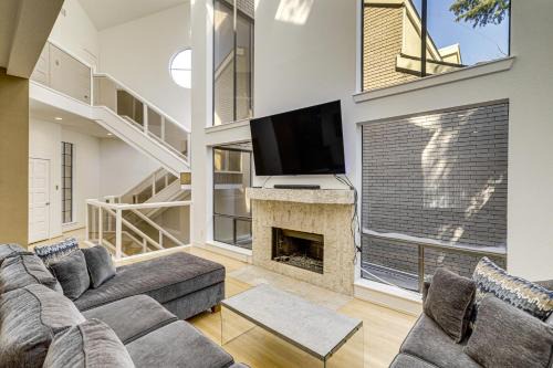 Houston House | Less Than 2 Mi to Galleria Spacious Houston Home!