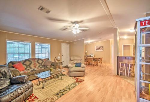 Homosassa House | Less Than 2 Mi to River Home with Fire Pit in Homosassa