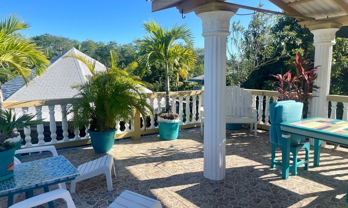 Bouvet Island House | Less than 2 minute walk to beach in half moon bay and main strip in west end