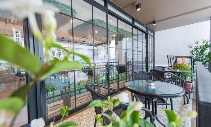Wat Sam Phraya Hotel | Let's Zzz Bangkok