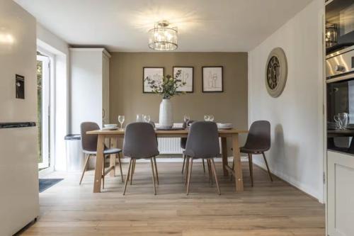 Bourton House | Letch Hill Drive