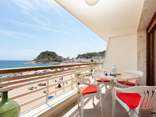 Tossa de Mar Apartment | LETS HOLIDAYS Apartment sea views on the beach 3