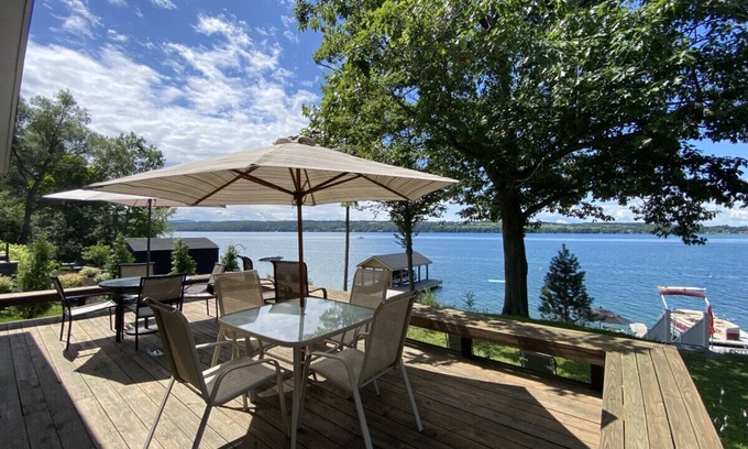 Skaneateles House | Level Skaneateles Lakefront Woodland Cottage