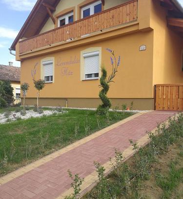 Becsehely House | Levendulás ház