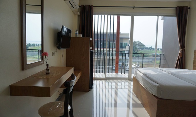 Tha Champi Hotel | Lew Residence