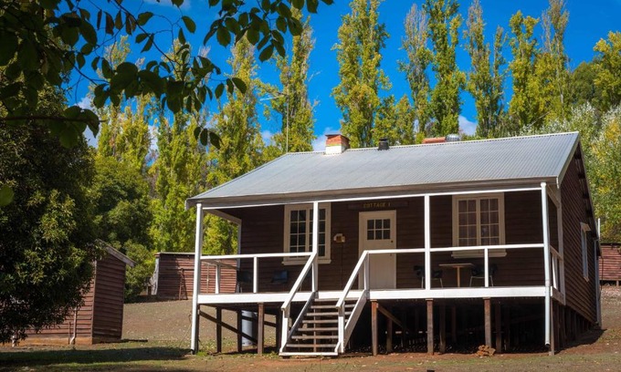 Southampton House | Lewana Cottages