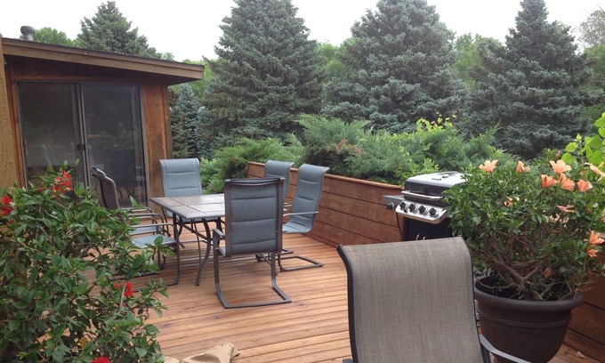 Yankton House | Lewis and Clark Lake Area Home