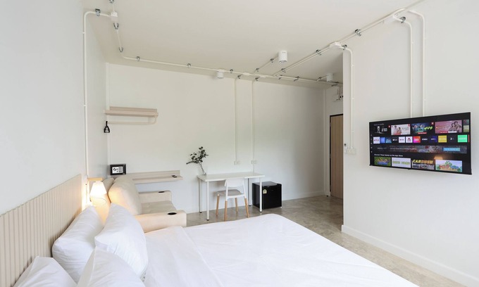 Talat Yai Hotel | LFOUR