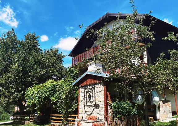 Donji Lapac House | Ličke noći