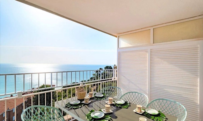 Montgat Apartment | LIANA SEAVIEW & BEACH APARTMENT; 3 bedrooms, 2 bathrooms, balcony, wifi, lift