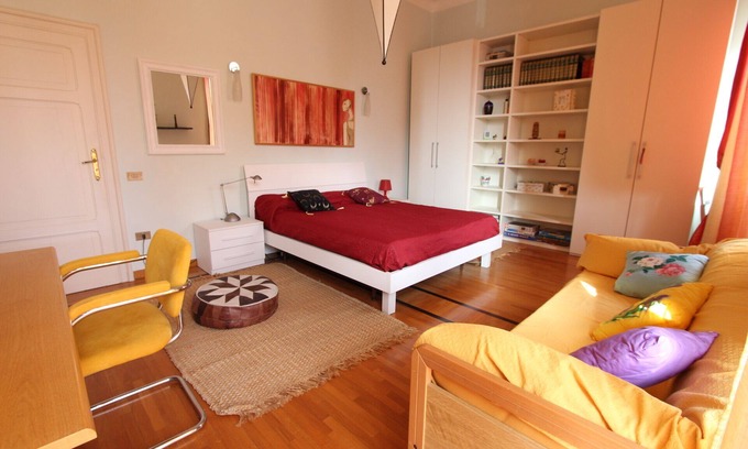 Foligno Apartment | "Liberty House" - Triple - Room "Sunset Red"