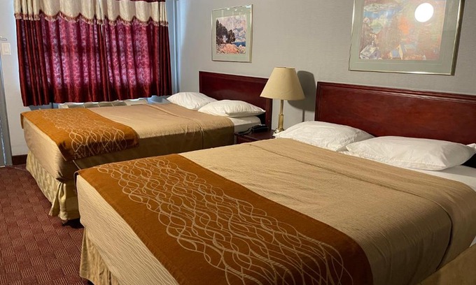 Bowmanville Hotel | Liberty Inn
