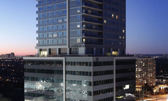 Thornhill Hotel | Liberty Suites Hotel