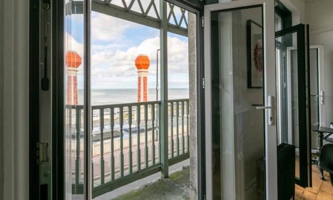 Margate Apartment | Lido Loungen