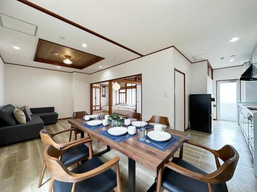 Hiroshima City Centre Apartment | Life Gate - Expansive 4BR Apartment in Vibrant Nakamachi