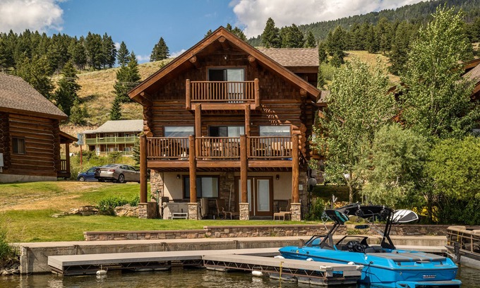 West Yellowstone Cabin | Life is better at the lake! Hot Tub! with Lake Views King's Cabin