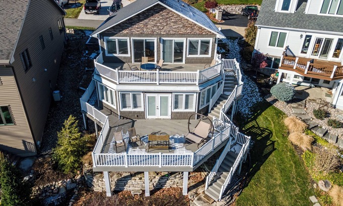 Lake James House | Life Lake Vacations on James!