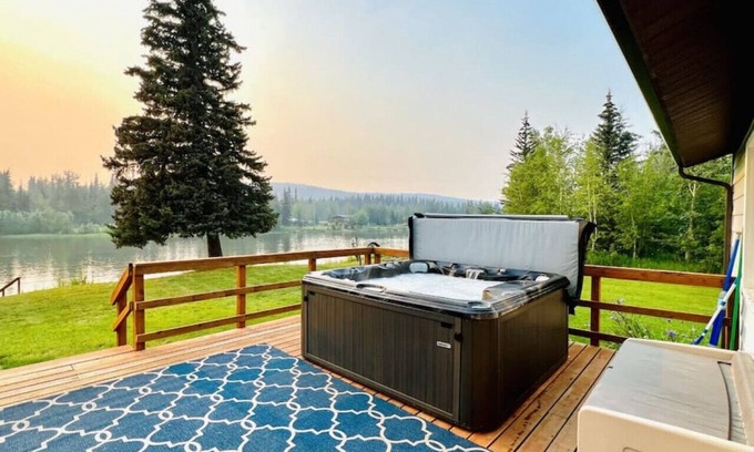 College House | Life’s Better on the River!