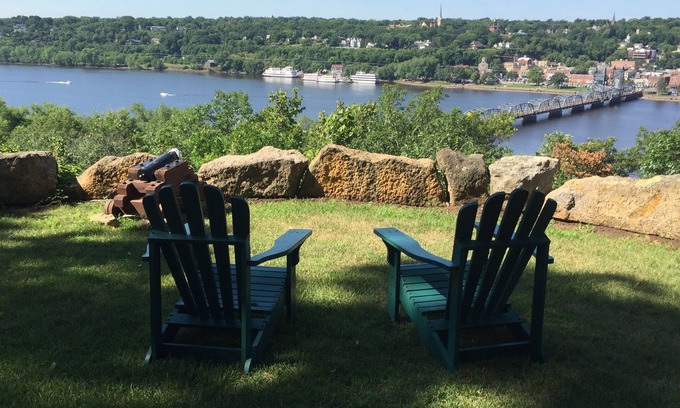 St. Joseph House | Lift Bridge Hideaway - A Unique River Bluff Home