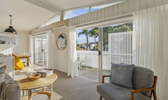 Mount Maunganui House | Light, Bright & Family Friendly