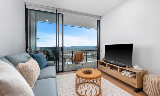 Broadbeach Apartment | Light Filled Luxury Residence 2 Bed 2 Bath Apt Next to Casino Broadbeach