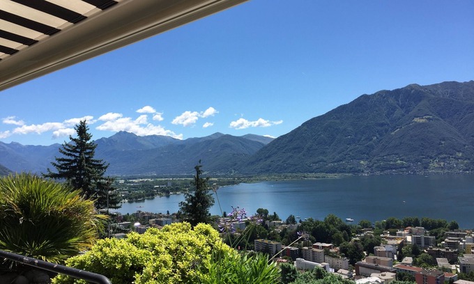 Minusio Apartment | Light-flooded, lovely furnished apartment with a fantastic patio