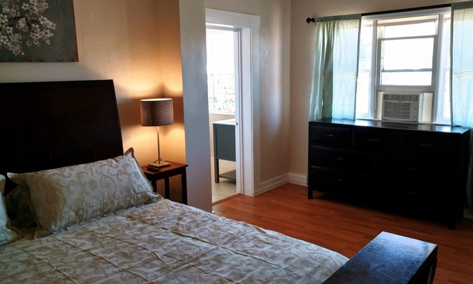 Clarkdale Apartment | Light, space, and mountain views