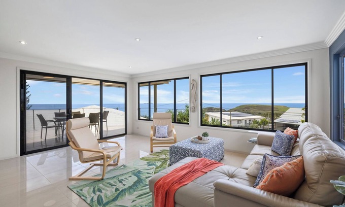 Emerald Beach House | Lighthouse at Emerald Beach – Relax, Reconnect, and Recharge