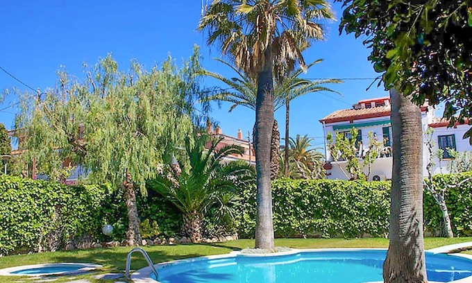 Sitges Apartment | LIGHTHOUSE BY BLAUSITGES Bright apartment with pool near the center of Sitges.