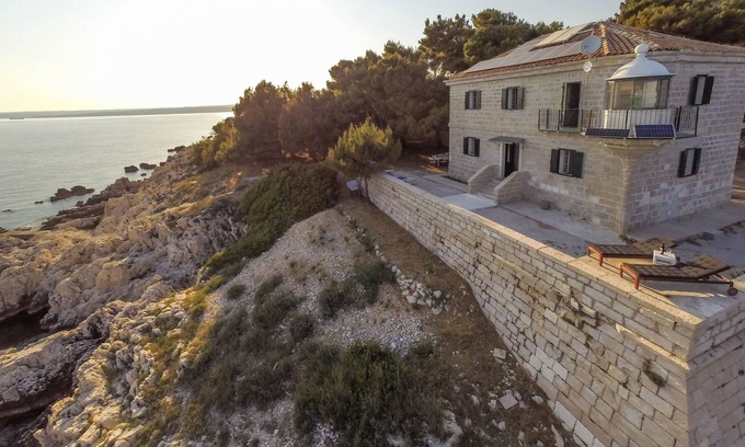 Koromacno House | Lighthouse Crna Punta nearby Labin – Crovillas GmbH
