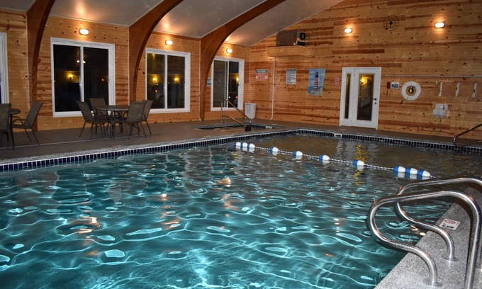 Mackinaw City Hotel | Lighthouse View Motel