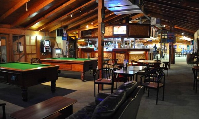 Lightning Ridge Hotel | Lightning Ridge Outback Resort & Caravan Park