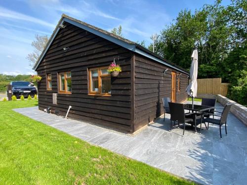 Leominster House | Lilac Cottage