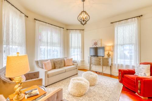 Old Town Eureka Apartment | Lilac Victorian Downstairs