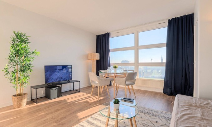 Lille Apartment | Lille Gare - 2 pers incredible view on Lille !