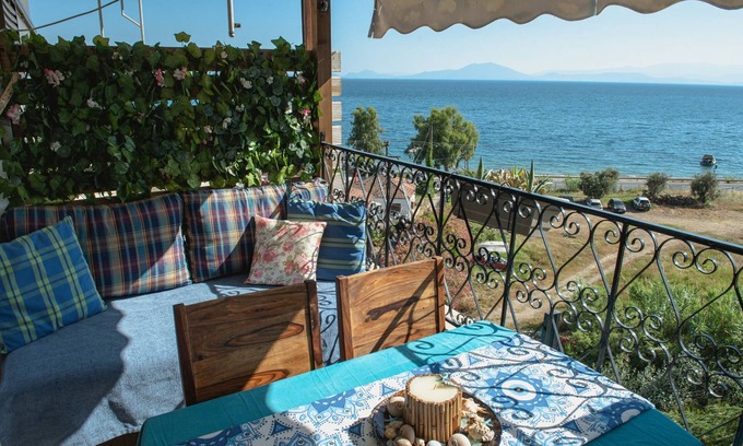 South Pelion House | Lilly's Seaview Studio