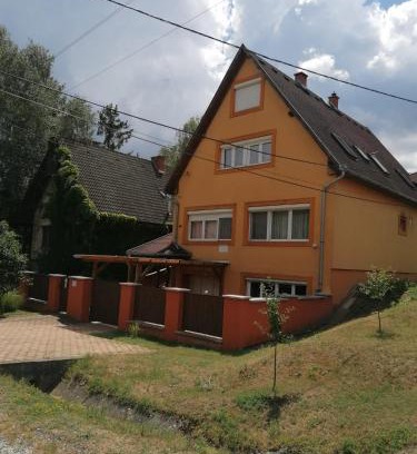 Felsotarkany Apartment | LiLu Apartman