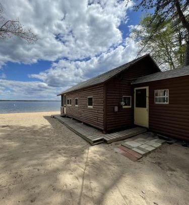 Standish Villa | LIMBERLOST LIMIT 6 cottage
