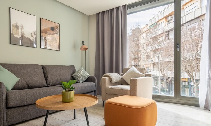 Hostafrancs Apartment | limehome Barcelona Rector Triadó | One-Bedroom Apt