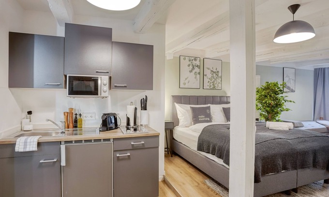 Zwickau Apartment | Limehome Zwickau Hauptmarkt