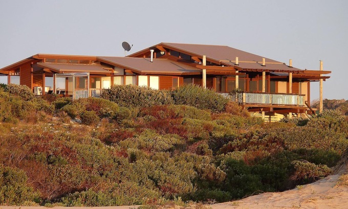 Sleaford House | Lincoln Beach Retreat