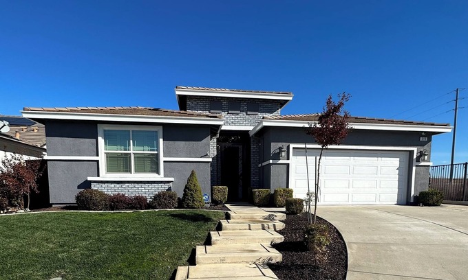 Lincoln House | Lincoln Great Home w/Beautiful Pool+ Hot Tub - Welcome! Enjoy your stay!