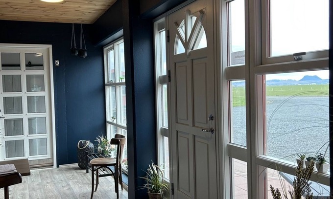 Hvolsvollur House | Lindartún Guesthouse